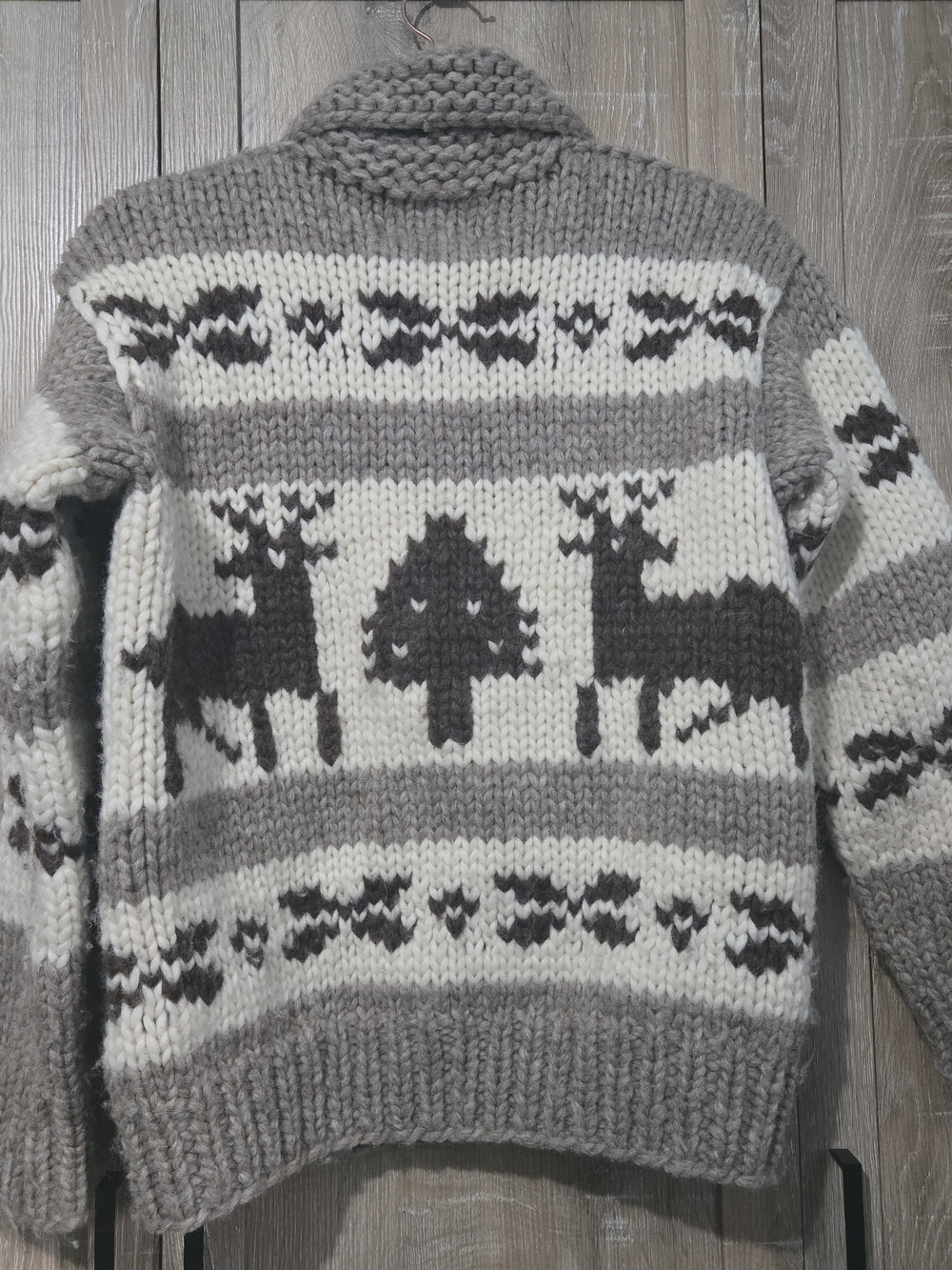 Women's Tan & Cream Zip-Up Canada Reindeer 100% Wool Sweater Size XS - Picture 2 of 8